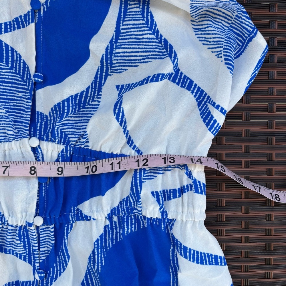 Nine West Blouse Size M Blue White Abstract Print V-Neck Peplum Sleeveless Top - Picture 10 of 11